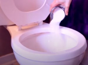 How to clean your toilet bowl with vinegar and baking soda - CleanCrispAir