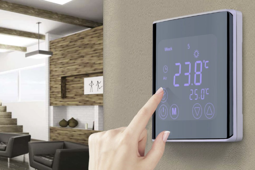 Large-screen thermostat